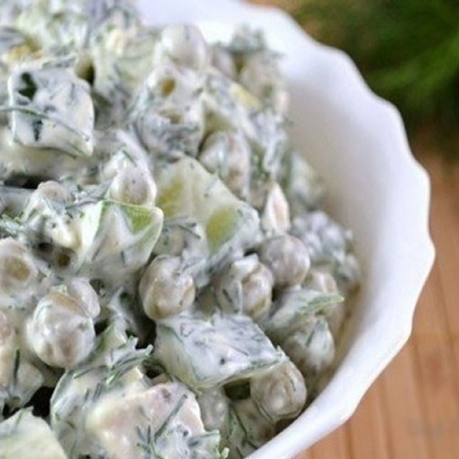 Диетические салаты с куриной грудкой и горошком
