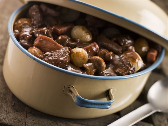 Говядина по-бургундски (Boeuf bourguignon)