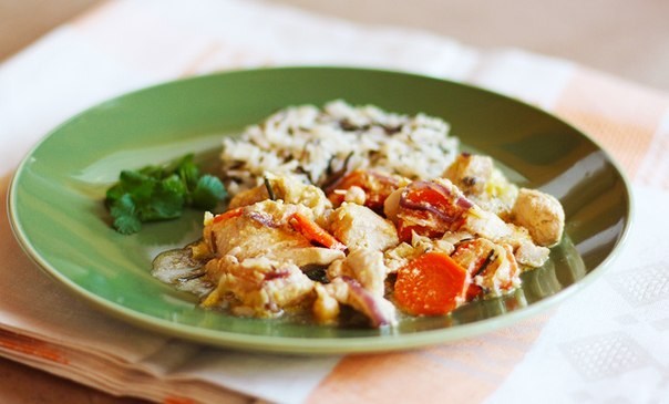 Фрикассе цыпленка с овощами и пророщенным нутом