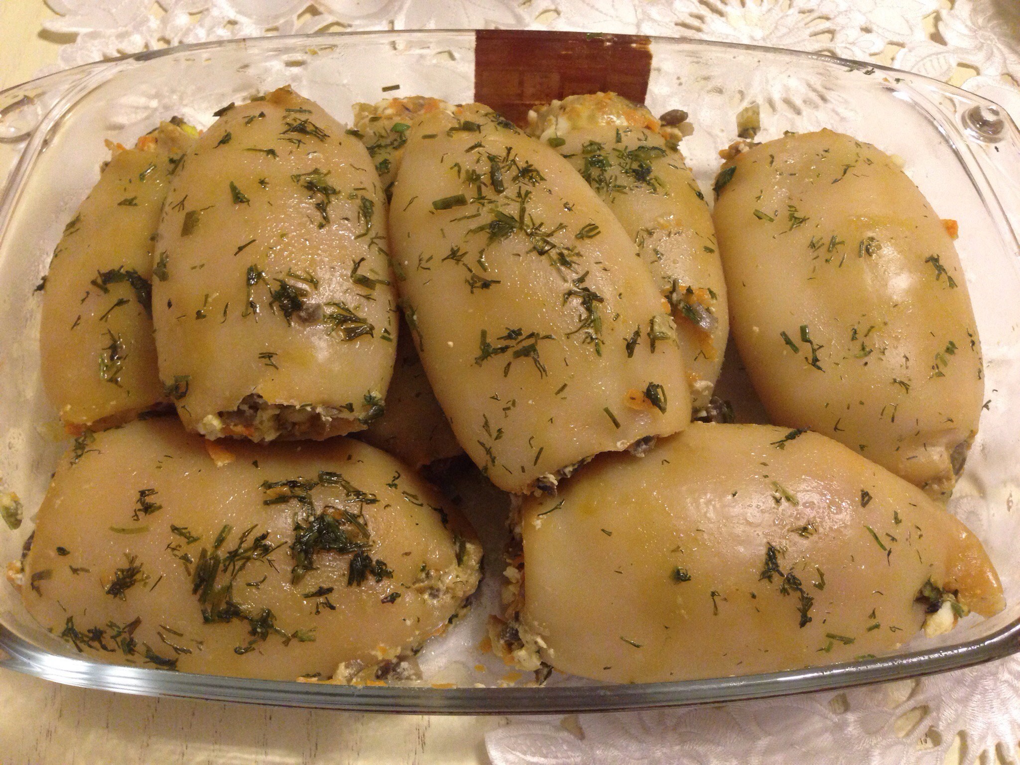 Кальмары, фаршированные грибами