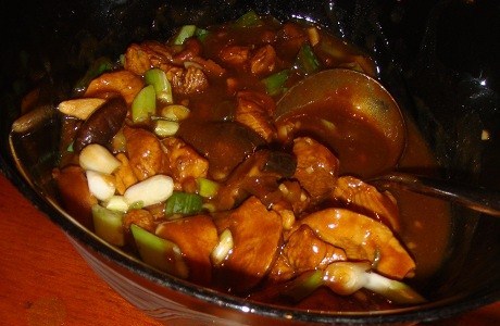 Курица по-индонезийски с грибами (Ayam dengan jamur)