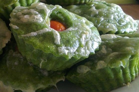 Маффины со шпинатом, брокколи и адыгейским сыром