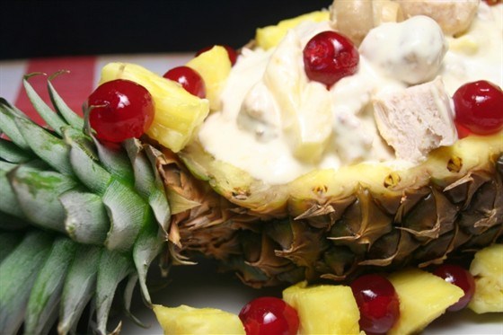 Салат с ананасами и курицей