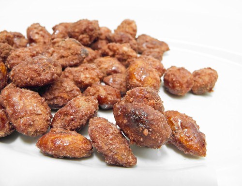 Хрустящие орехи в кокосовой стружке и карри
