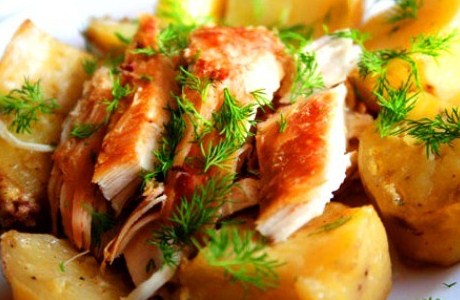 Курица в сырной корочке с картофелем и грибами