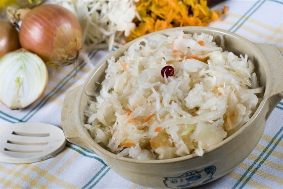 Салат из квашеной капусты