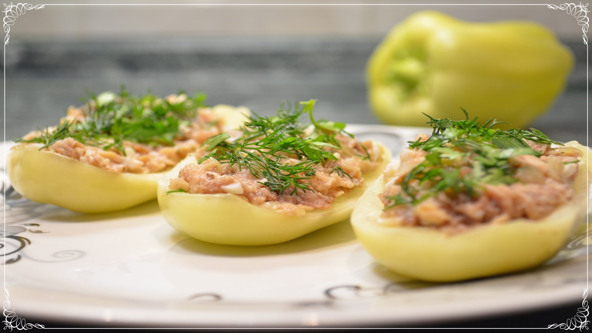Закуска из болгарского перца и курицы