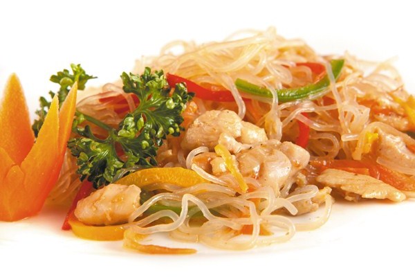Фунчоза с курицей и овощами