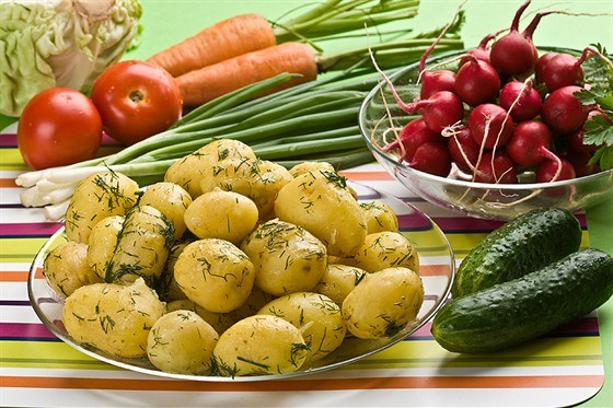 Молодой картофель в травах