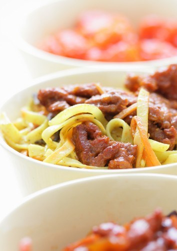 Жареная лапша со свининой (Tian Tian Chao Mian)