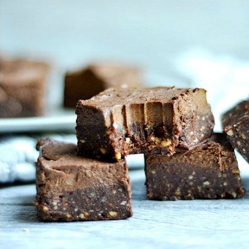 Веганские шоколадно-кофейные муссовые брауни с орехами