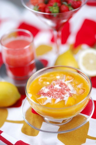 Персиковый суп с кедровыми орешками