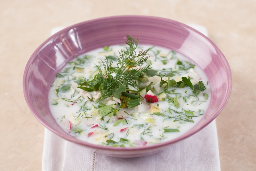 Окрошка на кефире с курицей