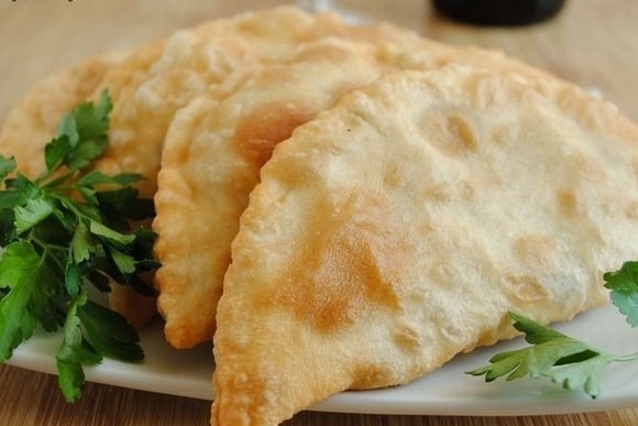 Чебуреки классические с мясом