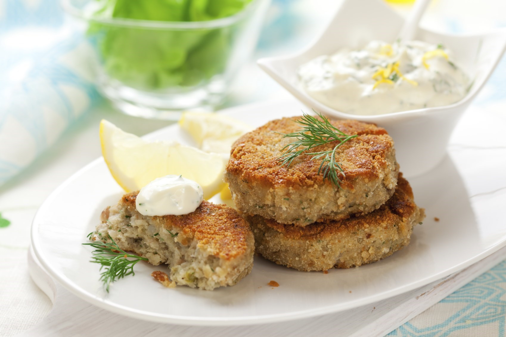 Рыбные котлеты с горчичным соусом