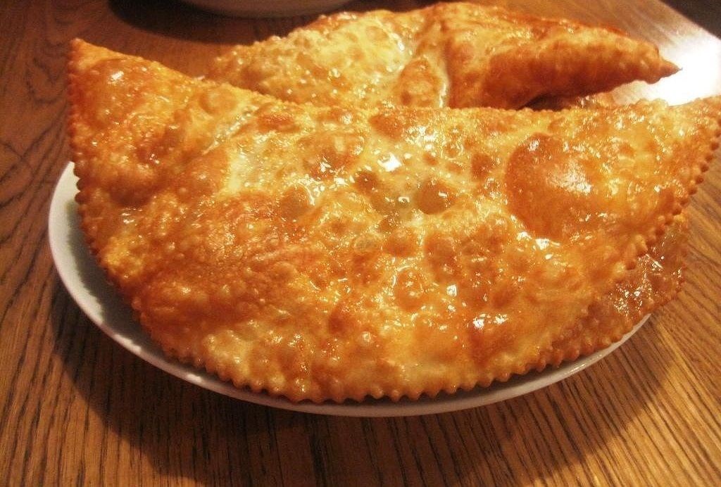 Домашние чебуреки с говяжьим фаршем