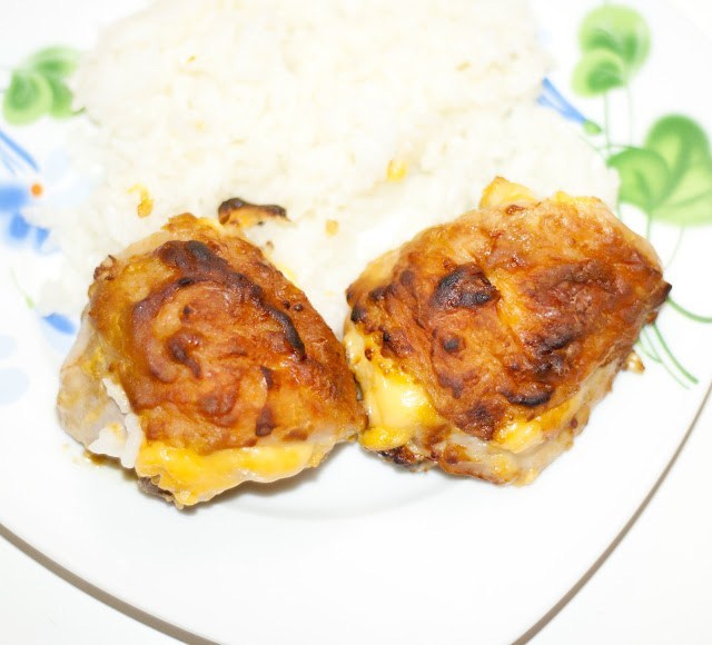 Куриные бедра с сыром