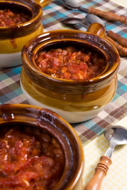 Ассорти мясное с фасолью