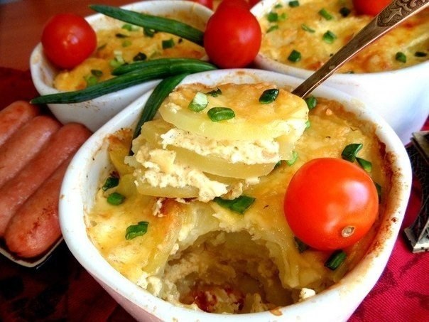 Запеченный картофель со сливками и чесноком «по-французски»