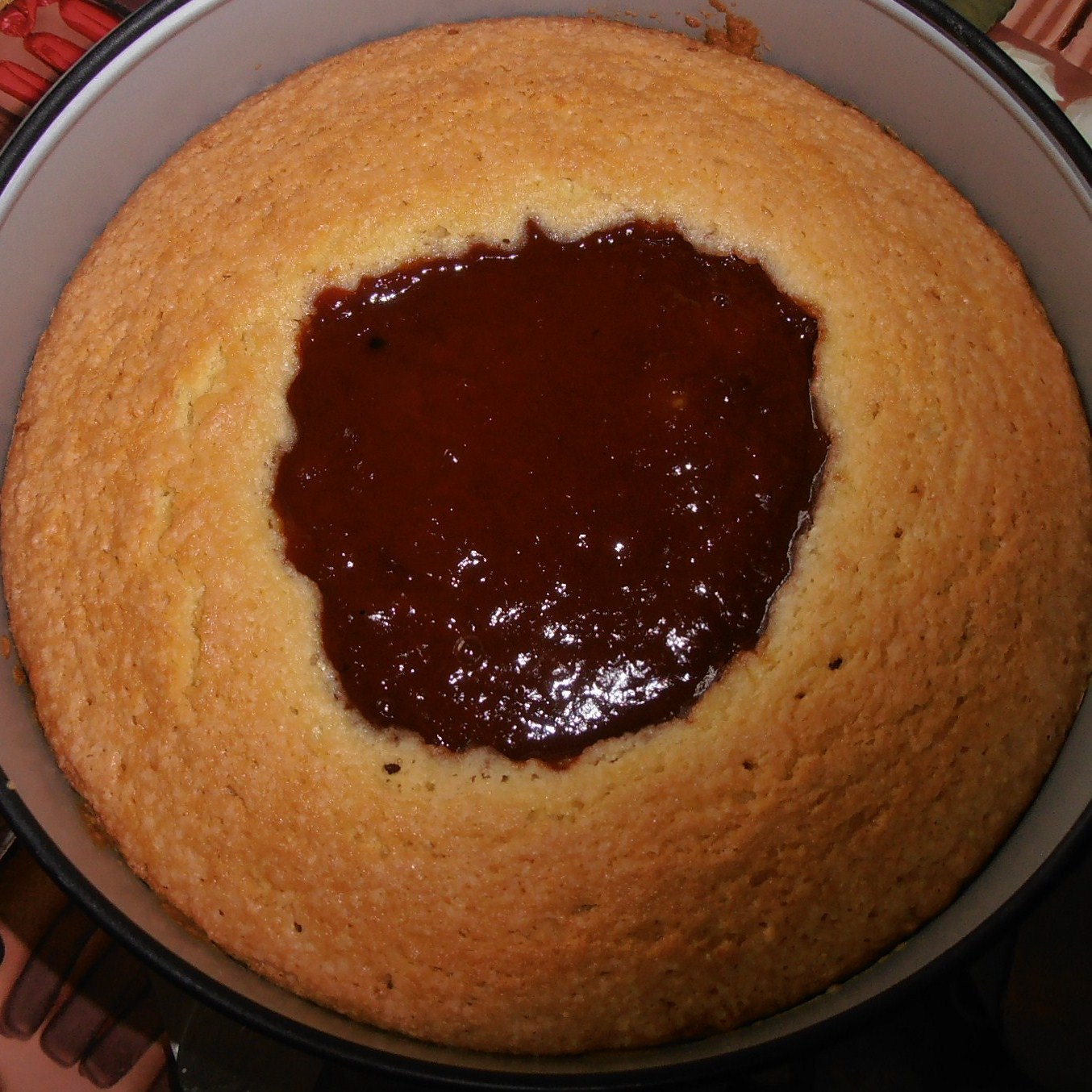 Песочный пирог с абрикосовым джемом и миндалем