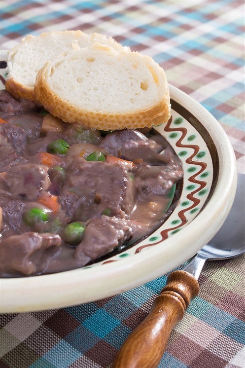 Говядина с овощами по-бургундски