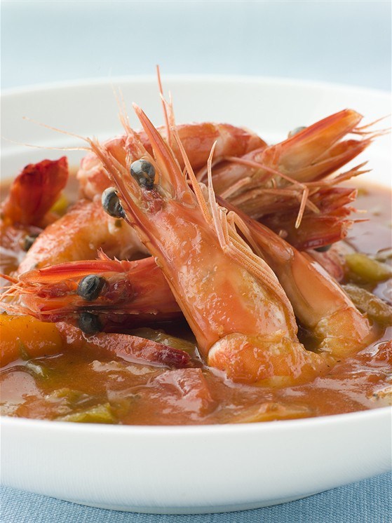 Гамбо с креветками, мясом краба и беконом