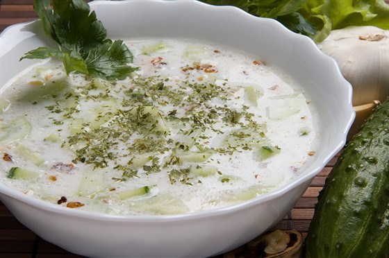 Таратор с йогуртом и грецкими орехами