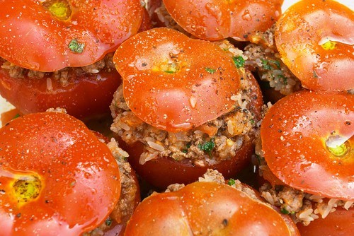 Помидоры, фаршированные бараниной, кедровыми орешками и мятой