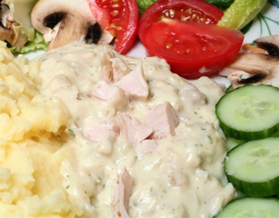 Куриное филе в соусе сырном