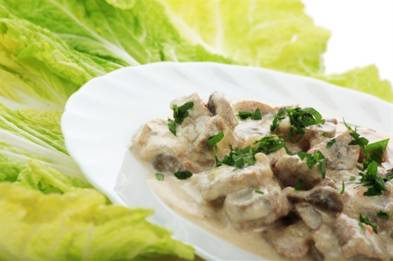 Курица со сметаной и грибами