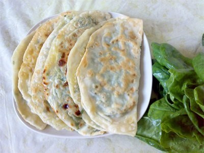 Кутабы с зеленью и луком