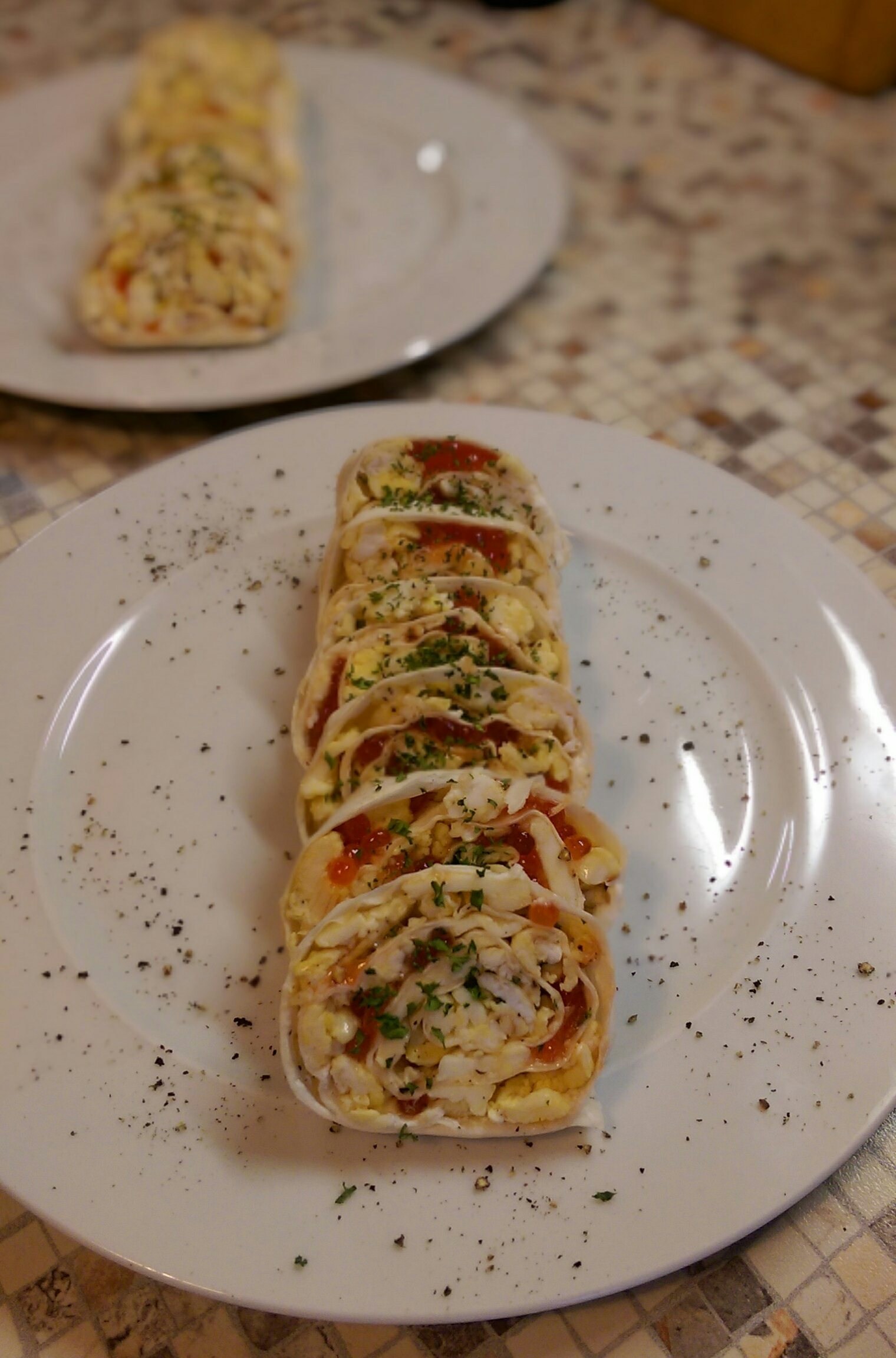Омлет в лаваше с икрой и сыром
