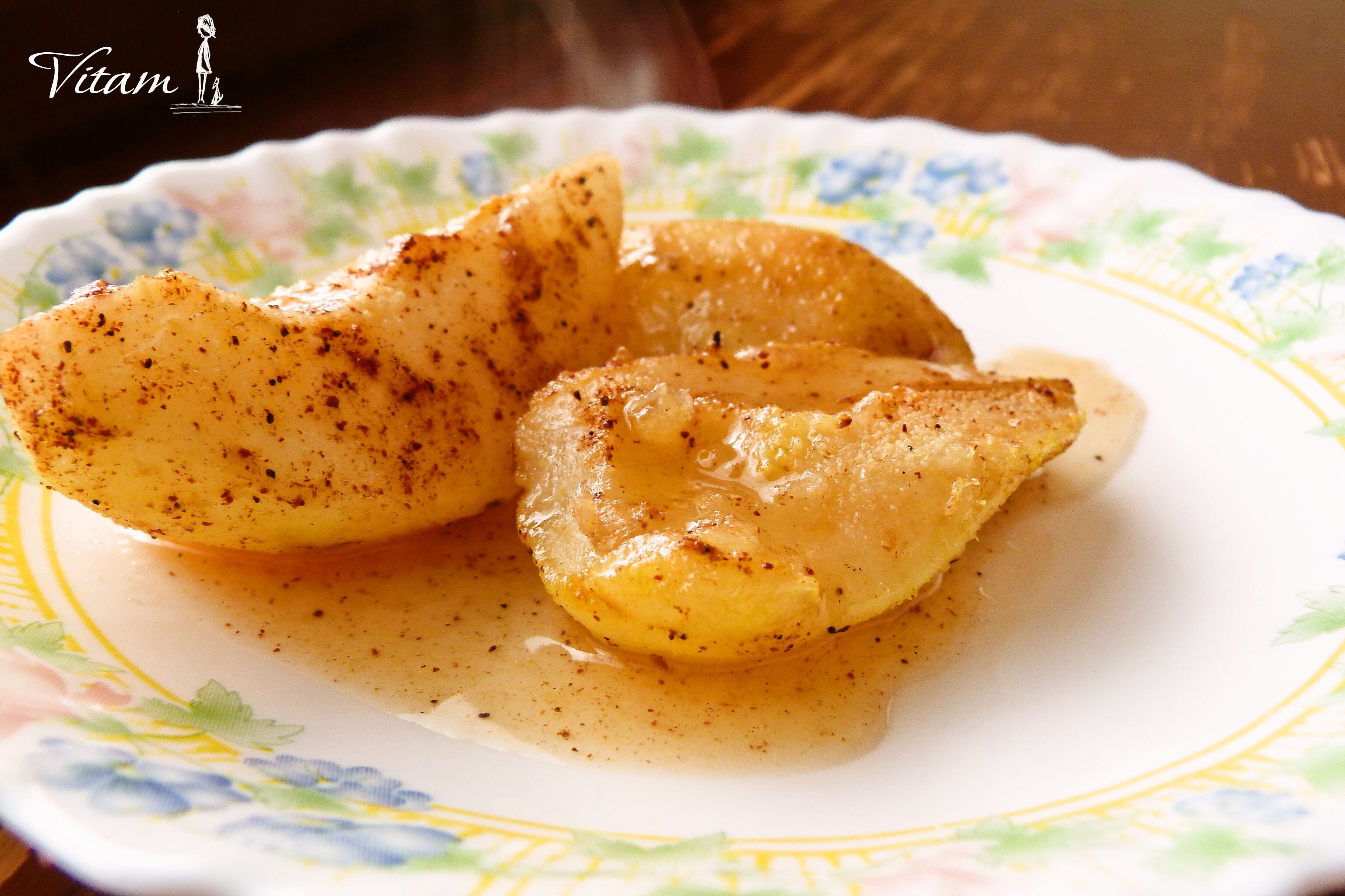 Печеные груши с корицей и медом
