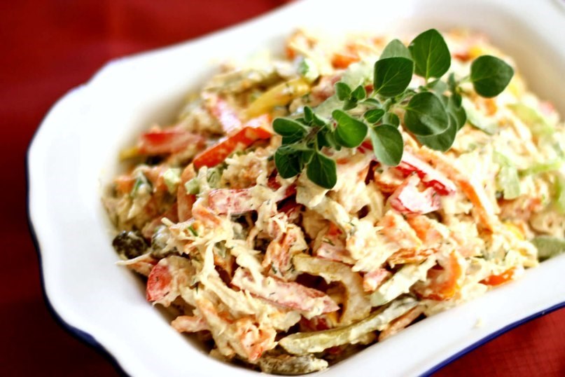 Салат куриный с болгарским перцем и горчичной заправкой