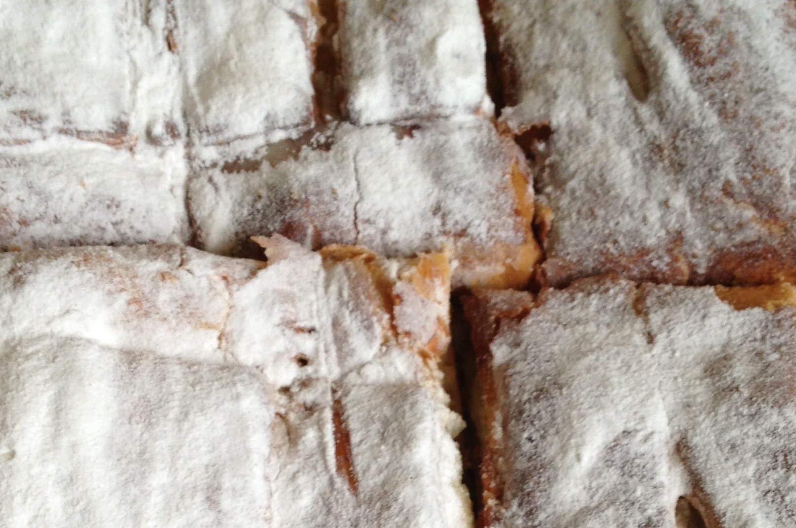 Яблочный штрудель с орехами
