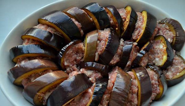 Баклажаны, фаршированные мясом, по-турецки
