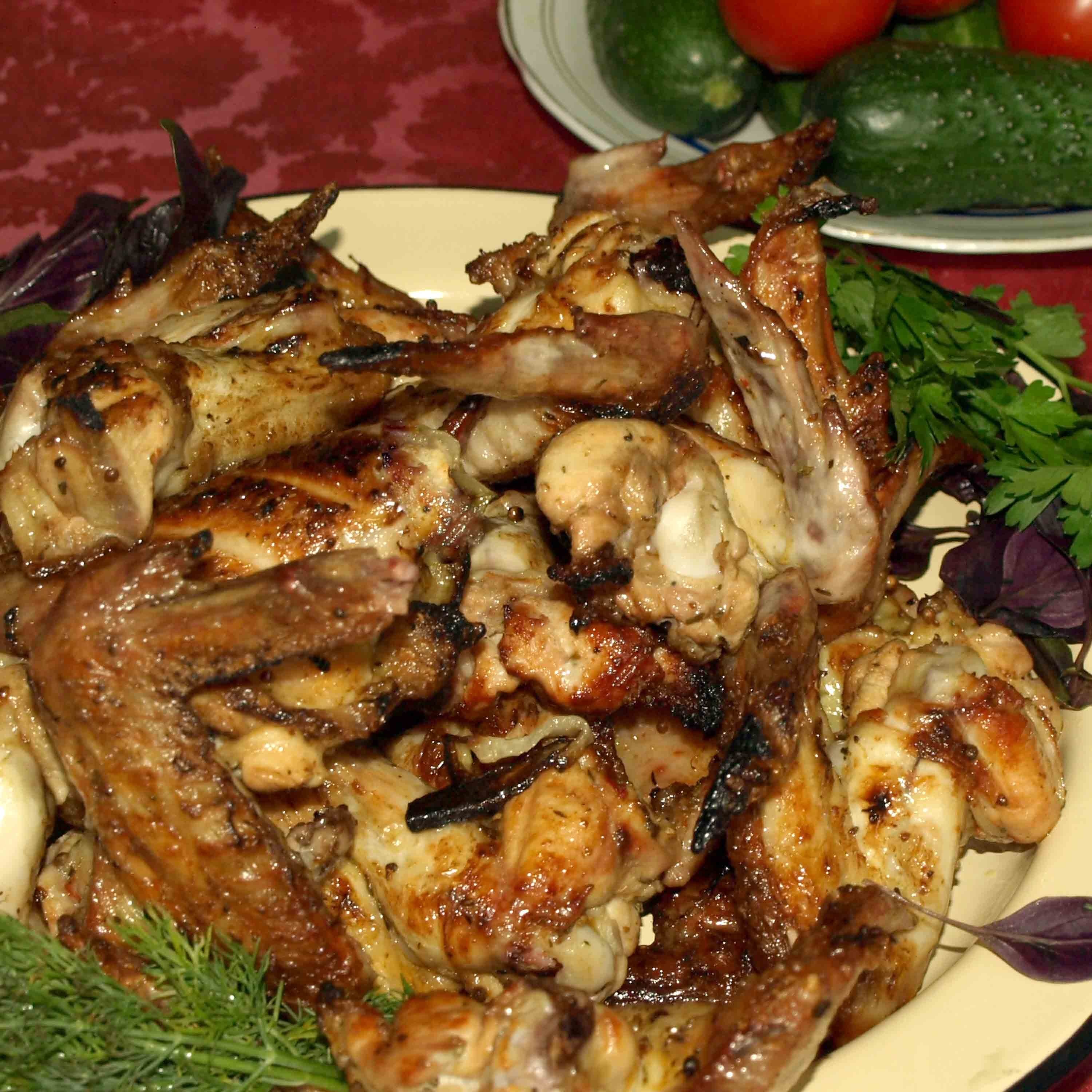 Шашлык из куриных крыльев с луком