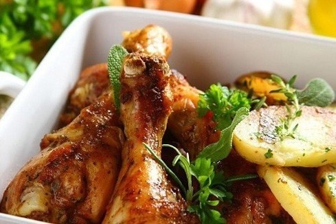 Ароматная курица с картофелем по-итальянски