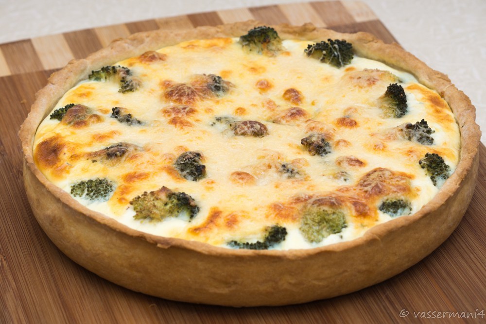 Киш с курицей и брокколи