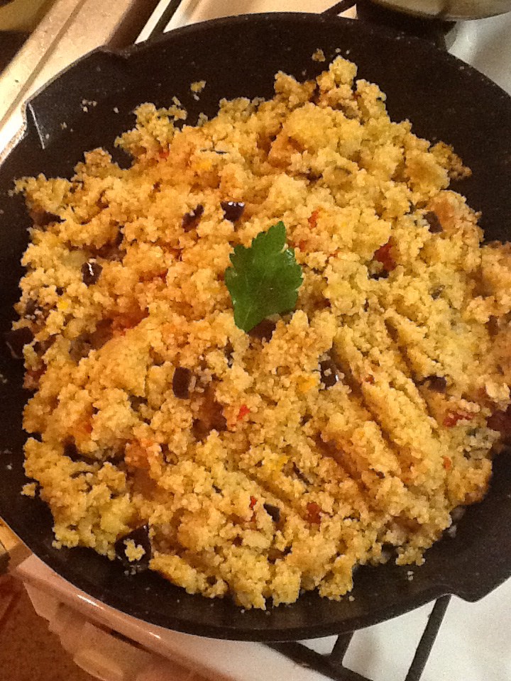 Кускус с овощами, апельсином и орехами