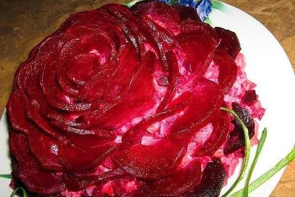 Салат со свеклой и говядиной