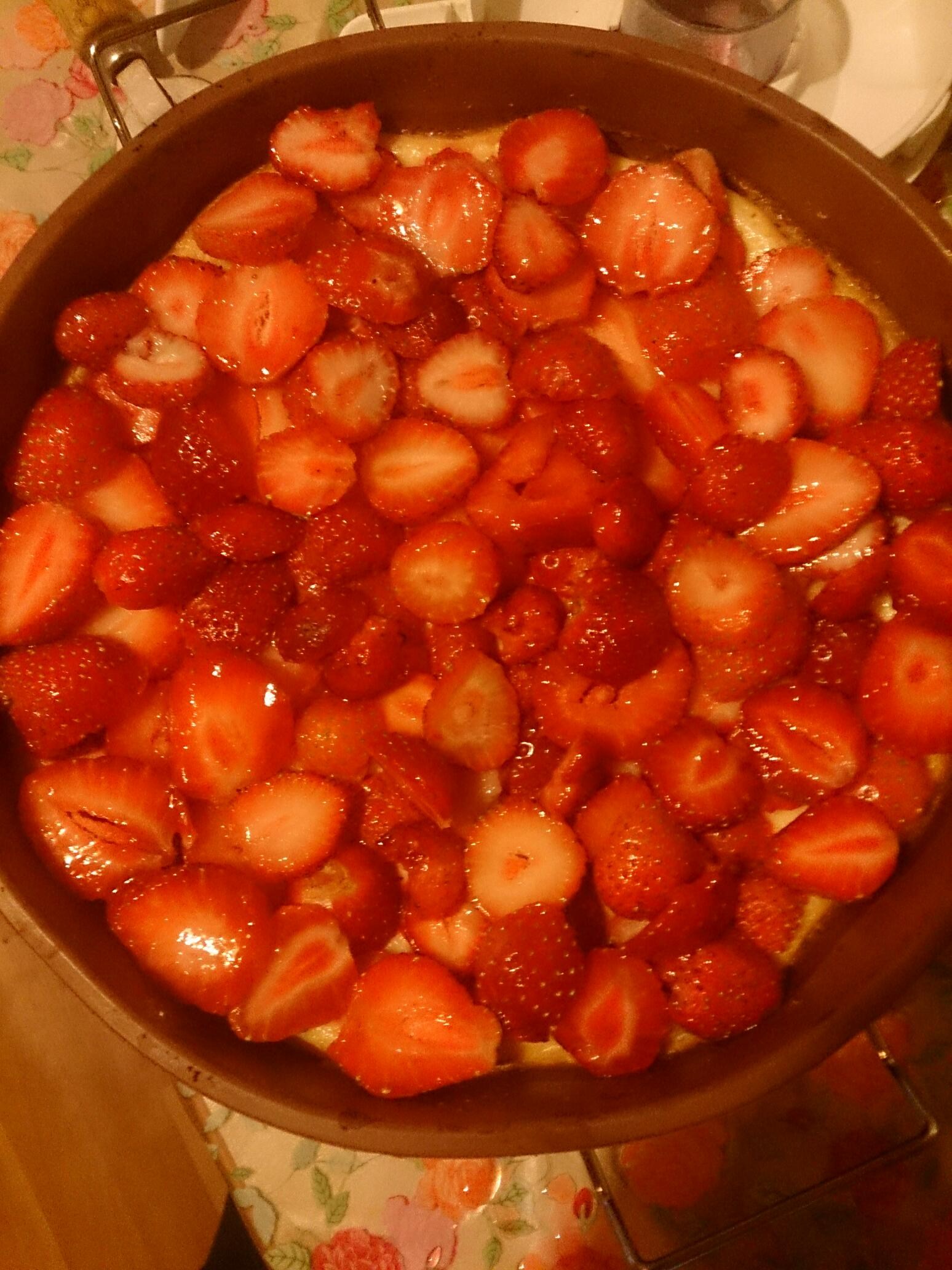 Чизкейк с клубникой и творогом