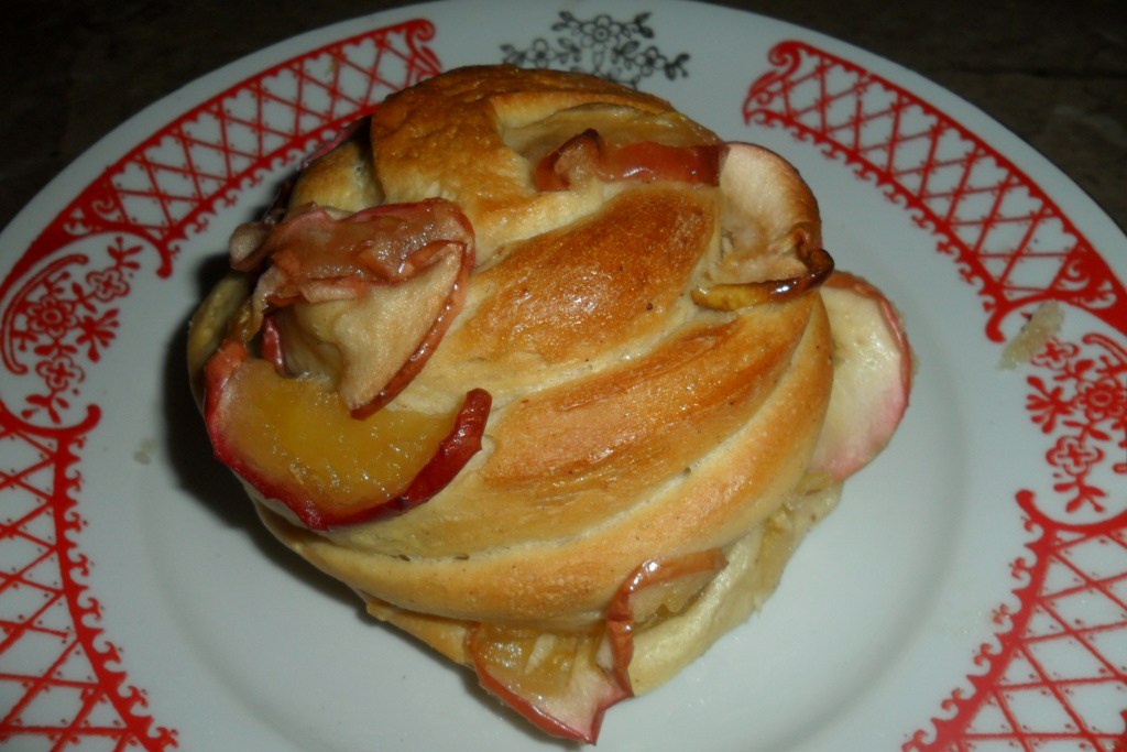 Булочки с корицей и яблоком