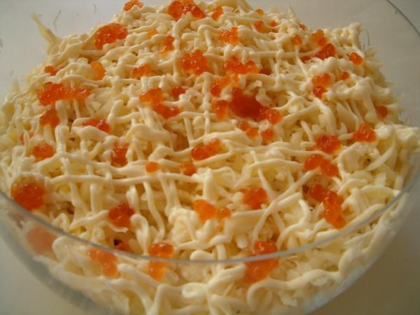 Салат с морским коктейлем