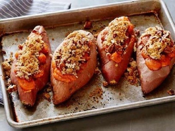 Запеченный сладкий картофель с золотистой корочкой