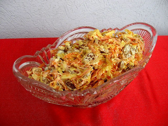 Салат с сухариками и морковью по-корейски