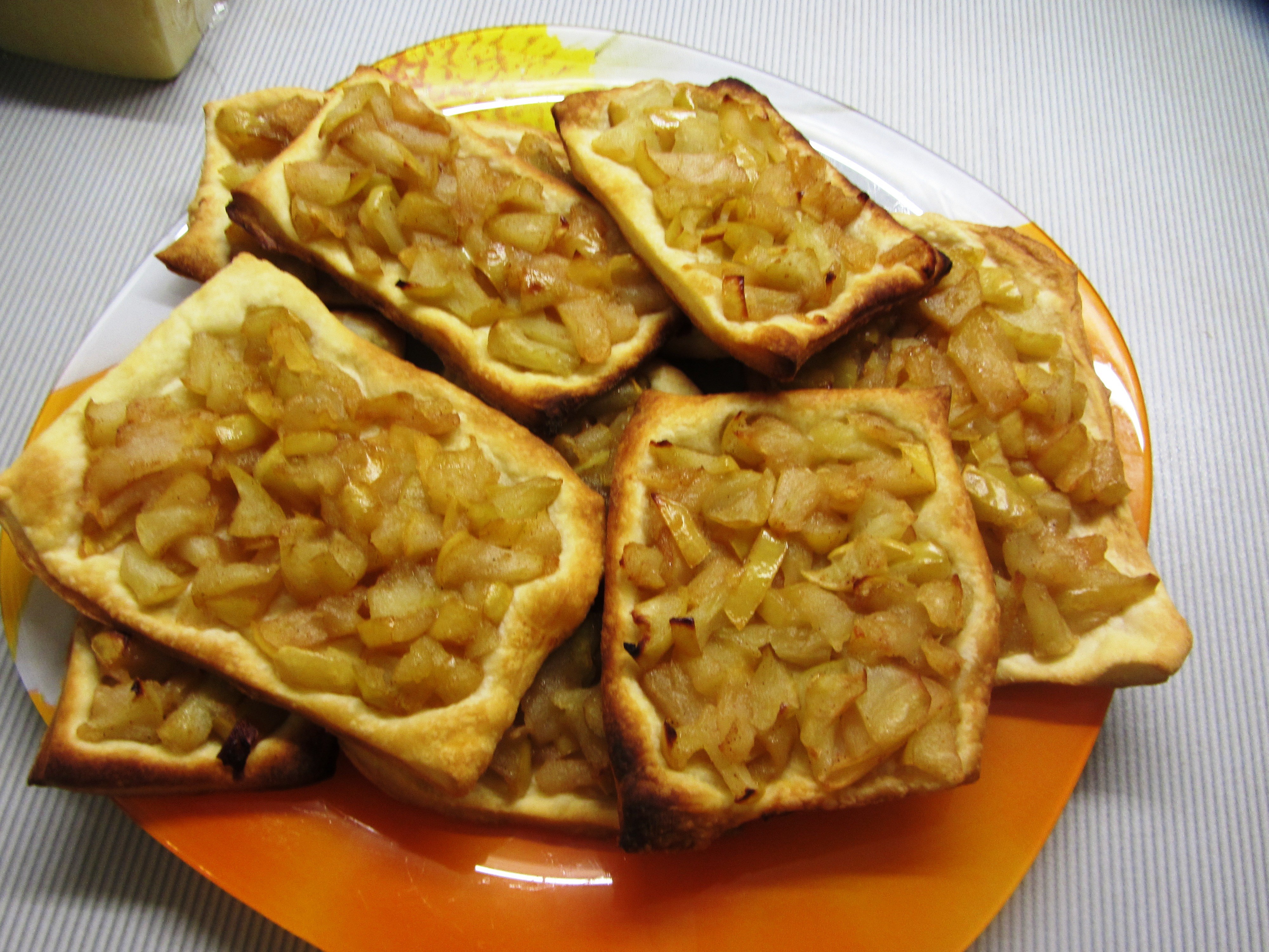 Яблоки в слойке