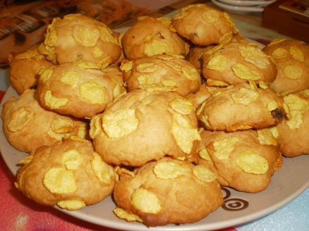 Печенье из кукурузной муки с изюмом «Пустынные розочки»