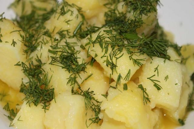 Картофельный салат с укропом
