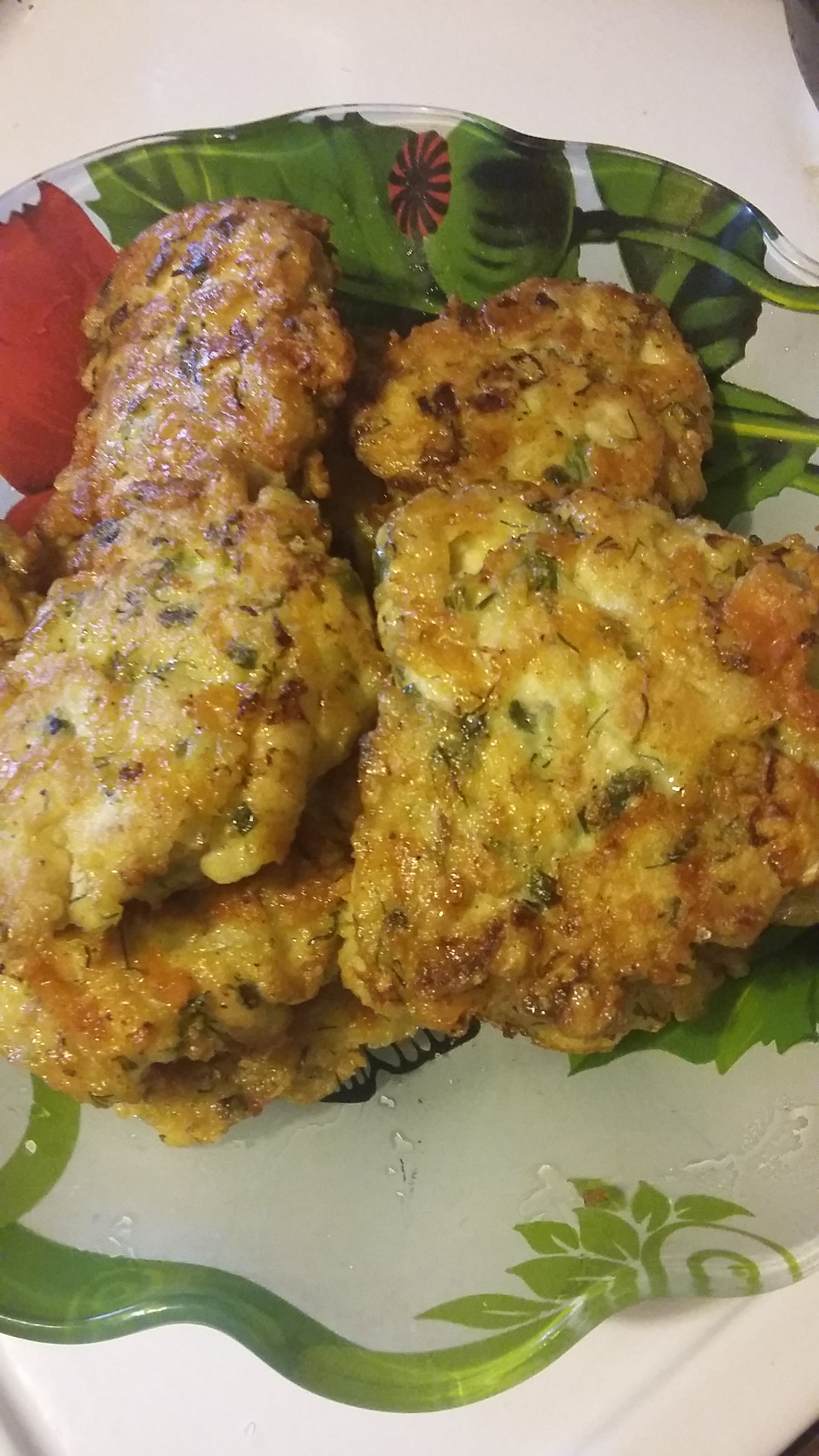 Рубленые куриные котлеты с сыром и зеленью